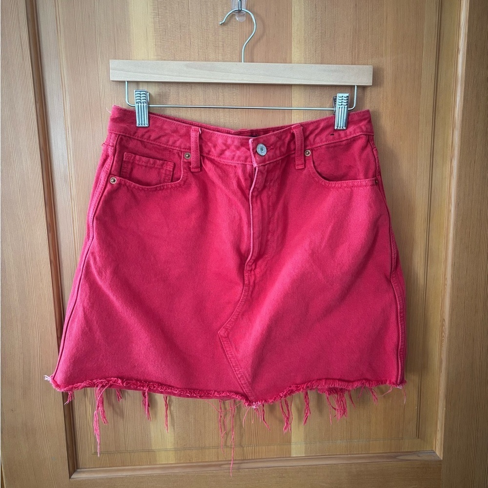 Abercrombie & Fitch Women’s Zoe Natural Rise Vintage A-Line Denim Skirt. Red,8.